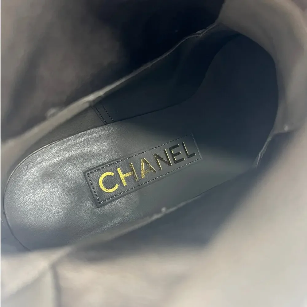 CHANEL cap toe